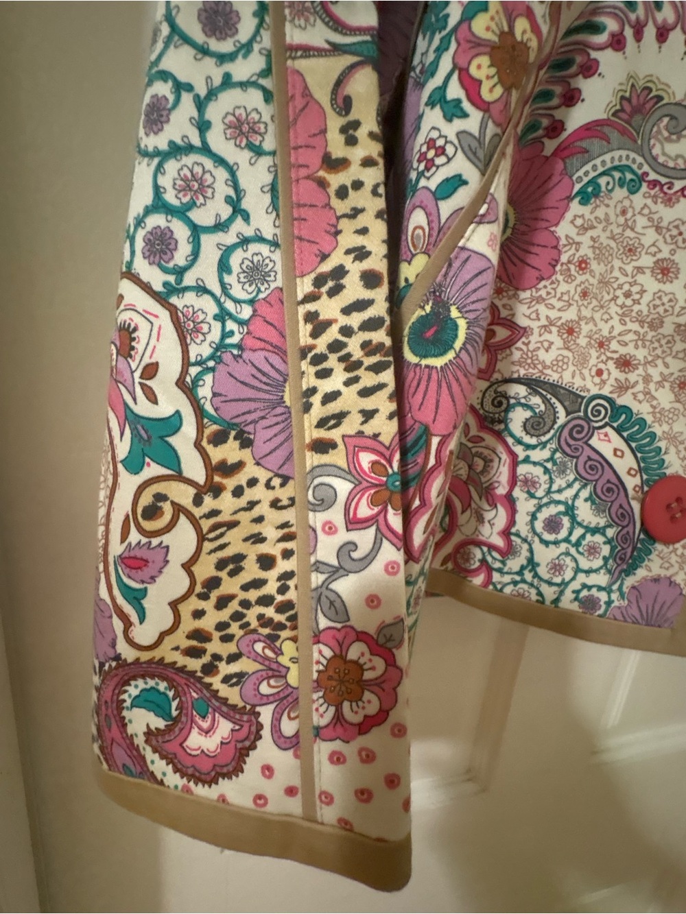 Harve Benard Cream Paisley Floral Jacket with Pink Accents - Picture 5 of 8